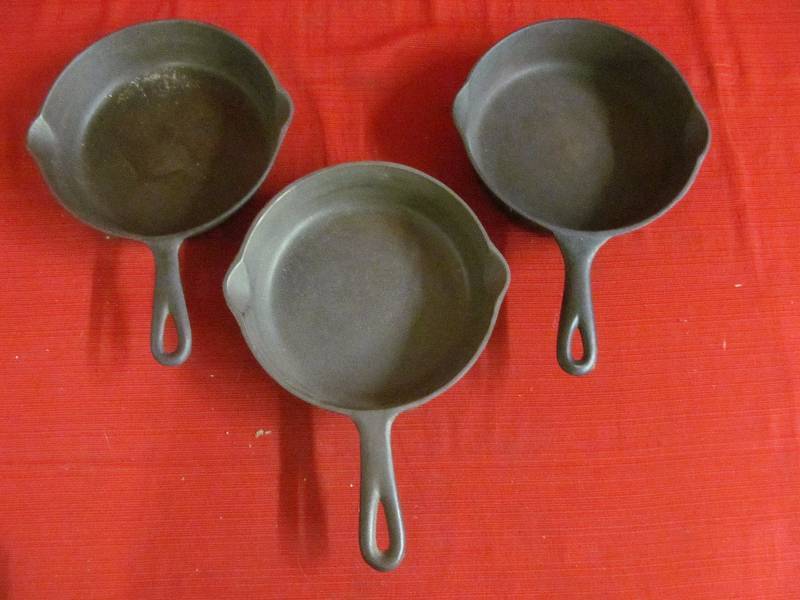 8 Cast Iron Pans