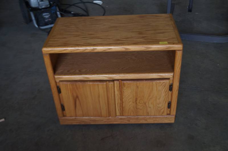 lot 11 image: TV Stand