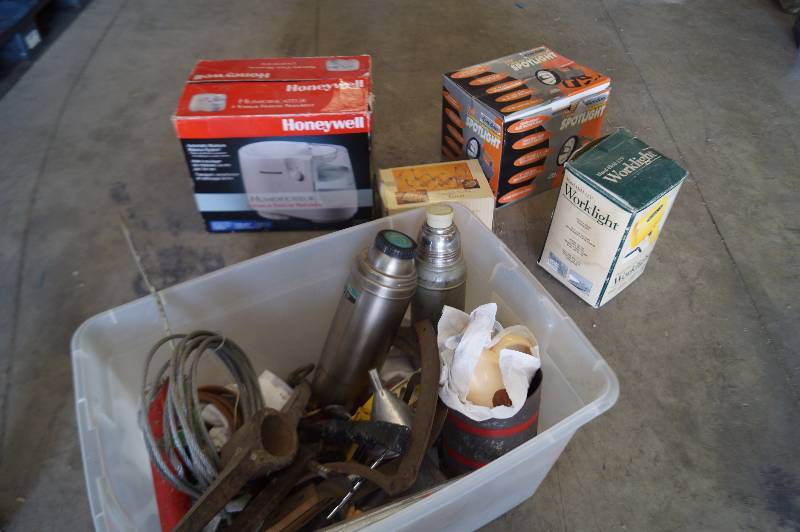 lot 16 image: Humidifier, Worklight, Tools & More
