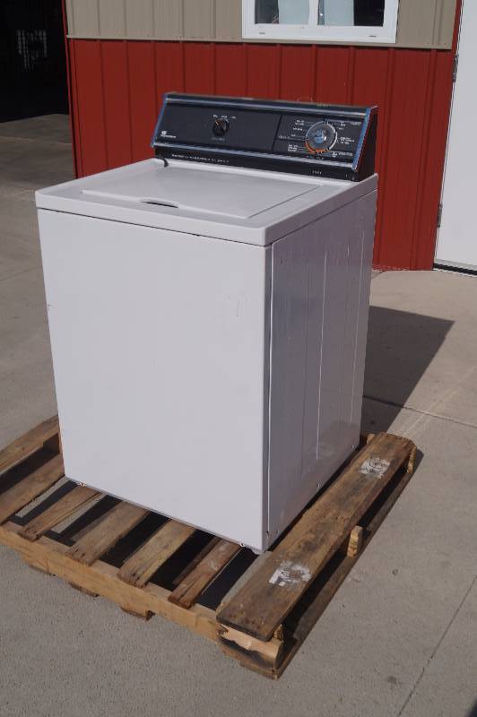 lot 23 image: Top Load Washer