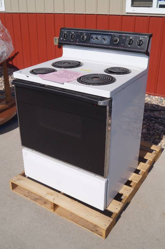 lot 33 image: Electric Stove