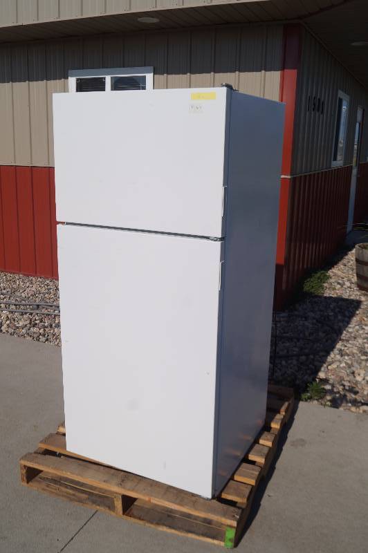 lot 36 image: Whirlpool Fridgereezer