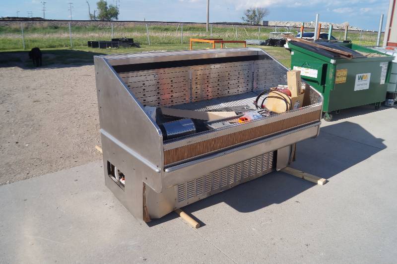 lot 38 image: Deli Case