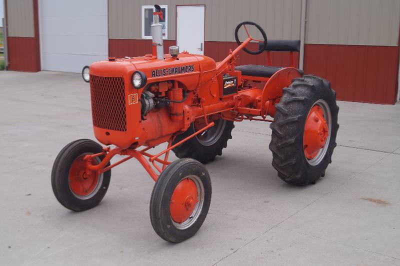 lot 40 image: Allis Chalmers Model B