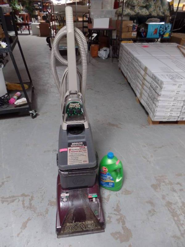 CARPET CLEANER