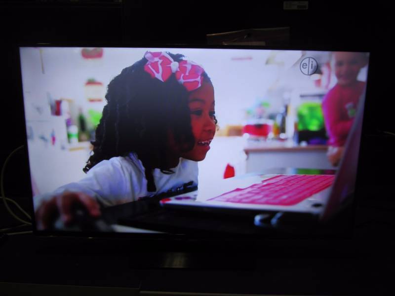 lot 27 image: SAMSUNG RM40D LCD Signage TV, Black, 40