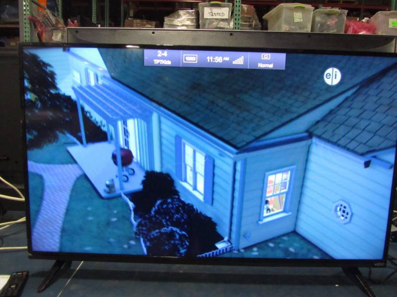 lot 44 image: VIZIO D50u-D1 50-Inch 4K Ultra HD Smart LED TV (2016 Model)