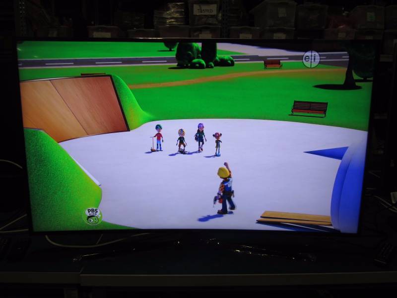 lot 48 image: Samsung UN55KU6500 Curved 55-Inch 4K Ultra HD Smart LED TV (2016 Model)