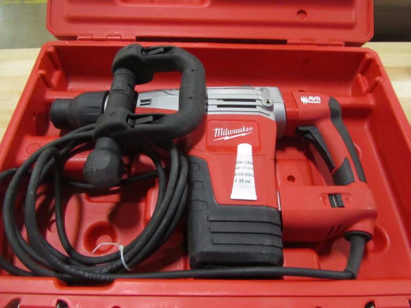 lot 53 image: Milwaukee SDS-MAX Demolition Hammer