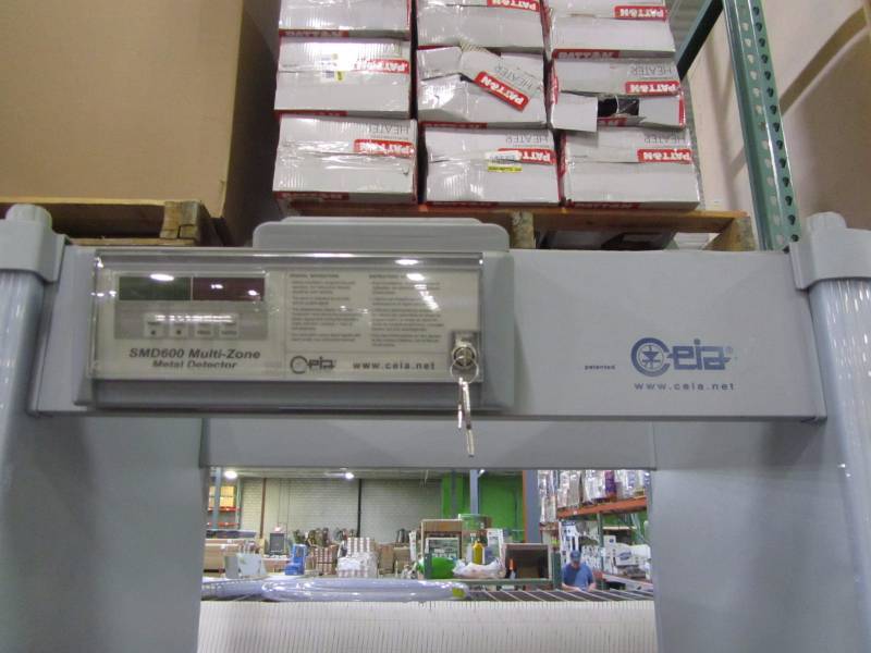 lot 21 image: Leia SMD600 multi zone metal detector