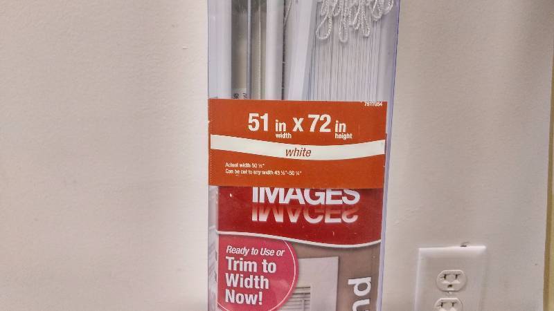 lot 104 image: 51 x 72 Window Blinds & Vanity Light Set