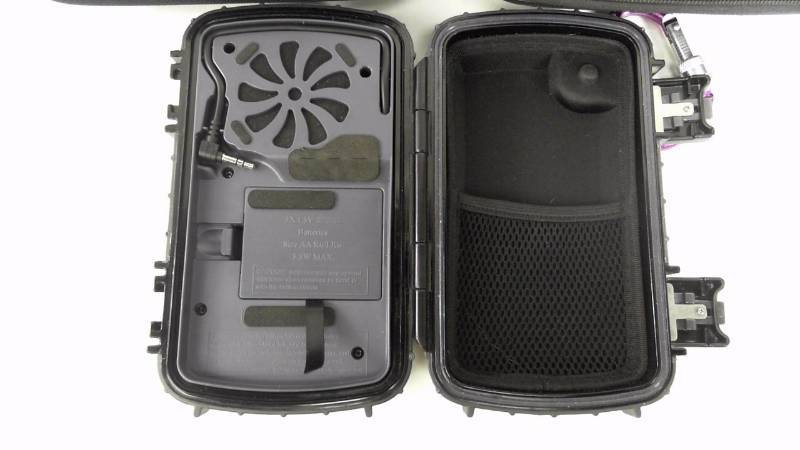 lot 16 image: Lot of 3 - iHome  MP3 Speakers