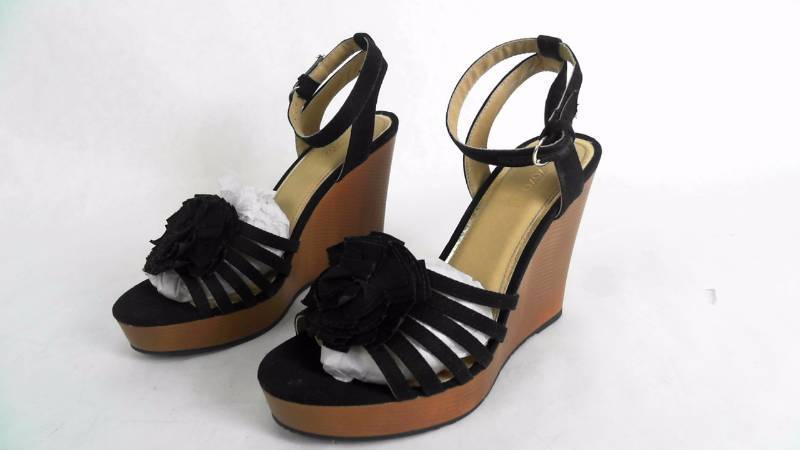 lot 39 image: XOXO Footwear Raina Wedge Sandals - Size 8