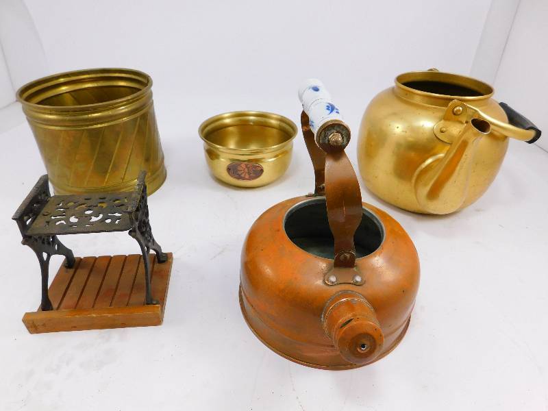 lot 48 image: Lot of Copper and Brass items