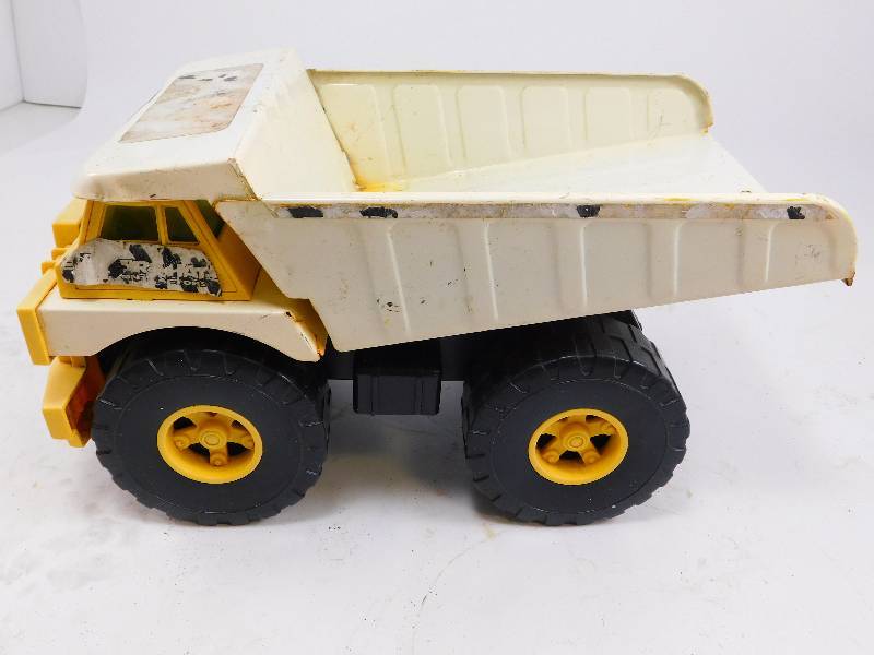 lot 52 image: Toy dump truck