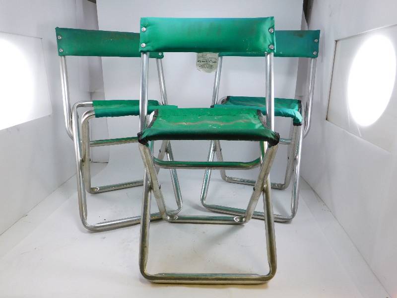 lot 65 image: 3 Folding Chairs