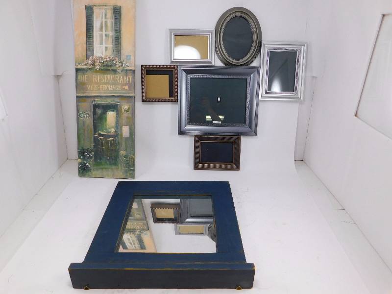 lot 77 image: Wall Decor