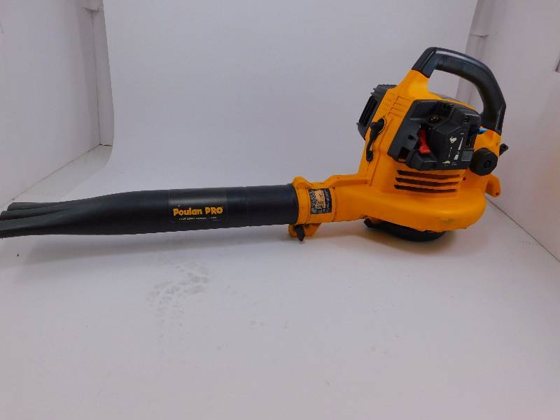 lot 12 image: Poulan Pro Gas 205 MPH BlowerVac