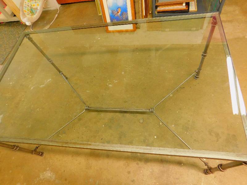 lot 13 image: Dining Room Table