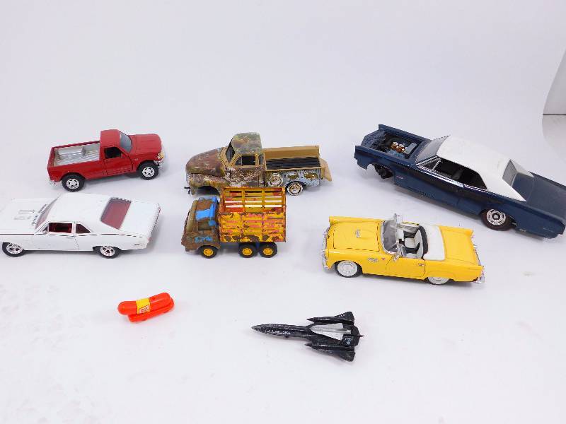 lot 21 image: Lot of Toy (Diecast) Cars