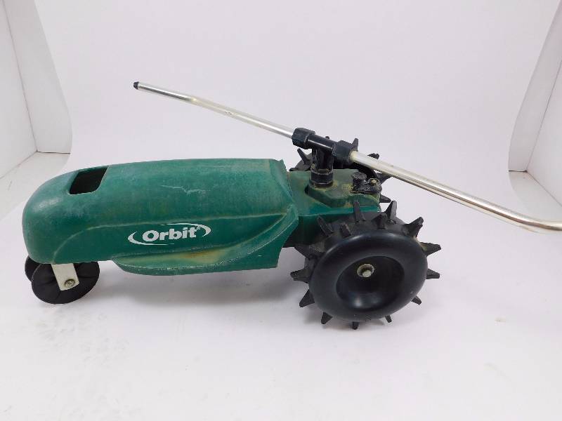 lot 29 image: Orbit Traveling Yard Sprinkler