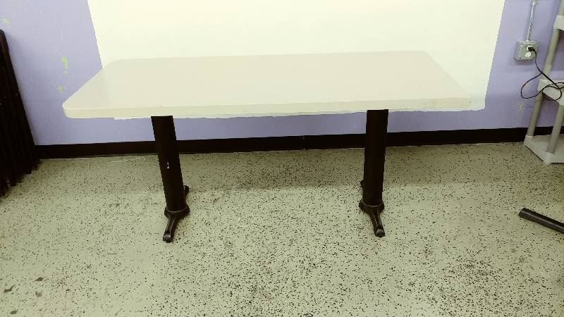 lot 12 image: Table