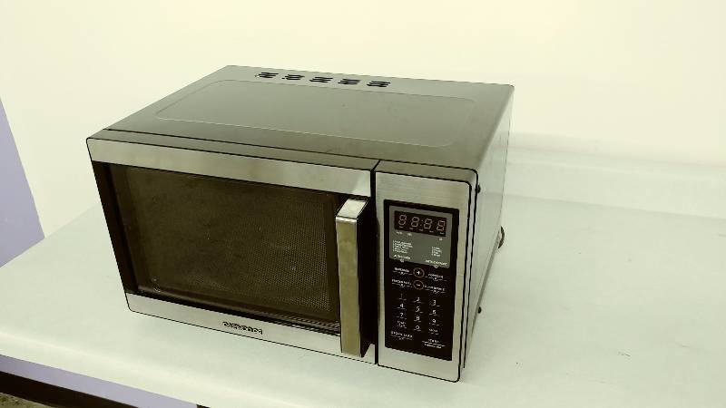 lot 17 image: Daewoo Microwave Oven