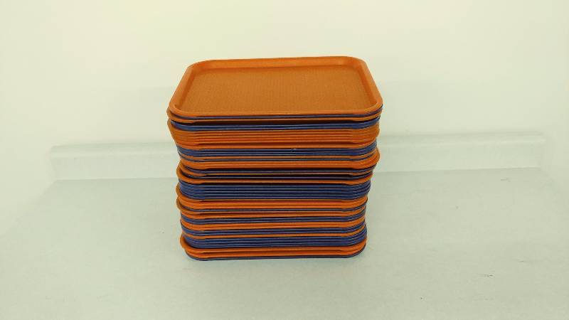 lot 18 image: 47 Food Trays