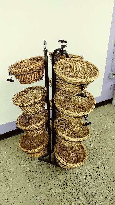 lot 21 image: 12 Basket Display