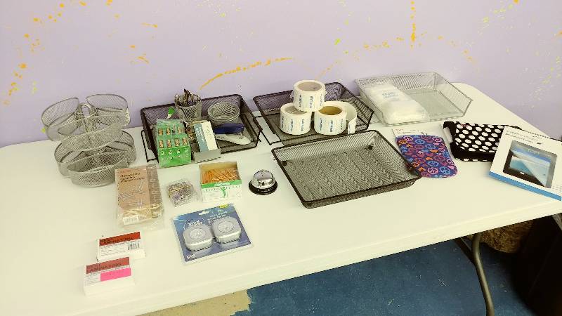 lot 43 image: Office Supplies