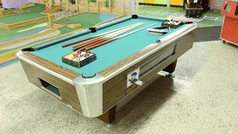lot 59 image: Pool Table (Coin Operated)