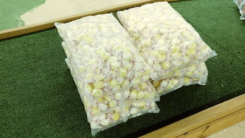 lot 66 image: 30lbs of Buttered Popcorn Saltwater Taffy