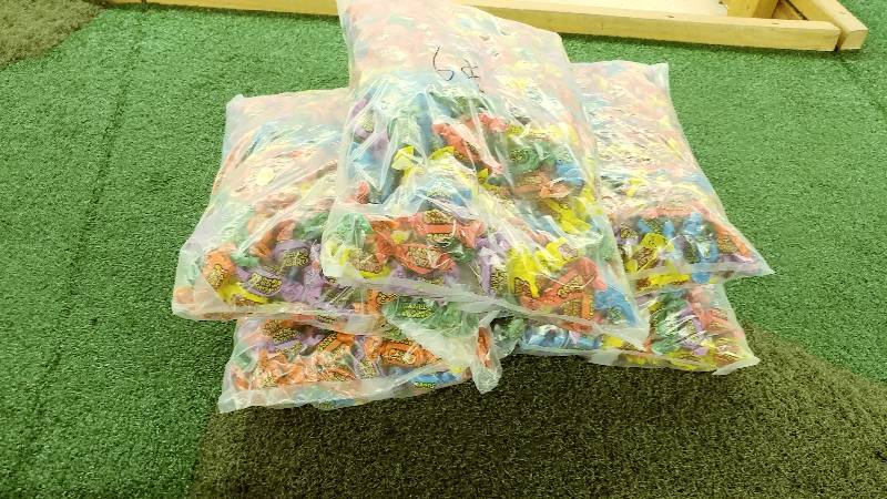 lot 67 image: 25lbs of Sassy Taffy