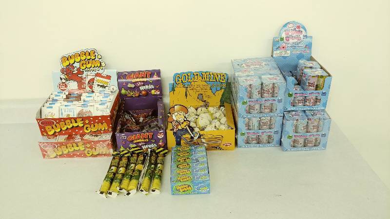 lot 87 image: Big lot of Various Brands and Types of Gum