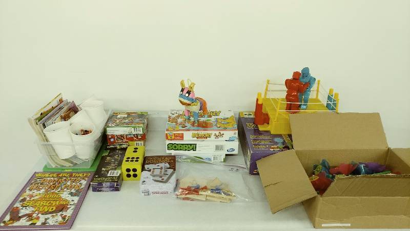 lot 105 image: Lot of Board Games, Puzzles, and Other Toys