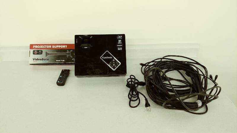 lot 109 image: ViewSonic HD Projector, Bracket, and Cords
