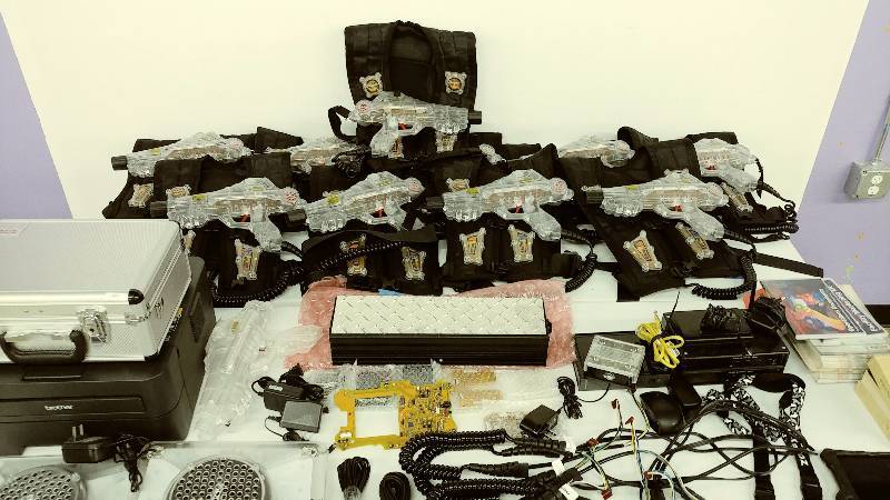 lot 2 image: Helios 10 Player Laser Tag System - Complete