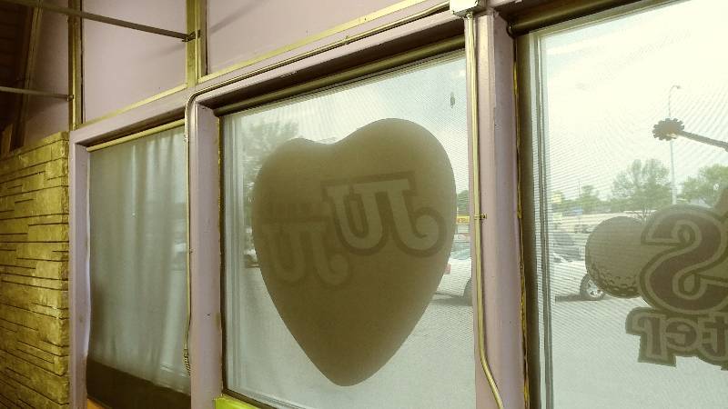 lot 137 image: 6 Various Sized Window Screens