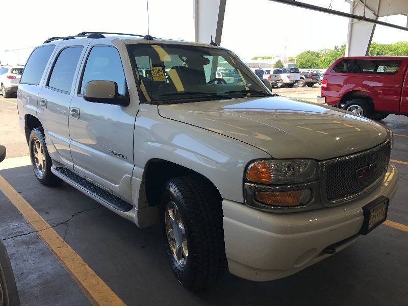 2005 GMC Yukon Denali AWD