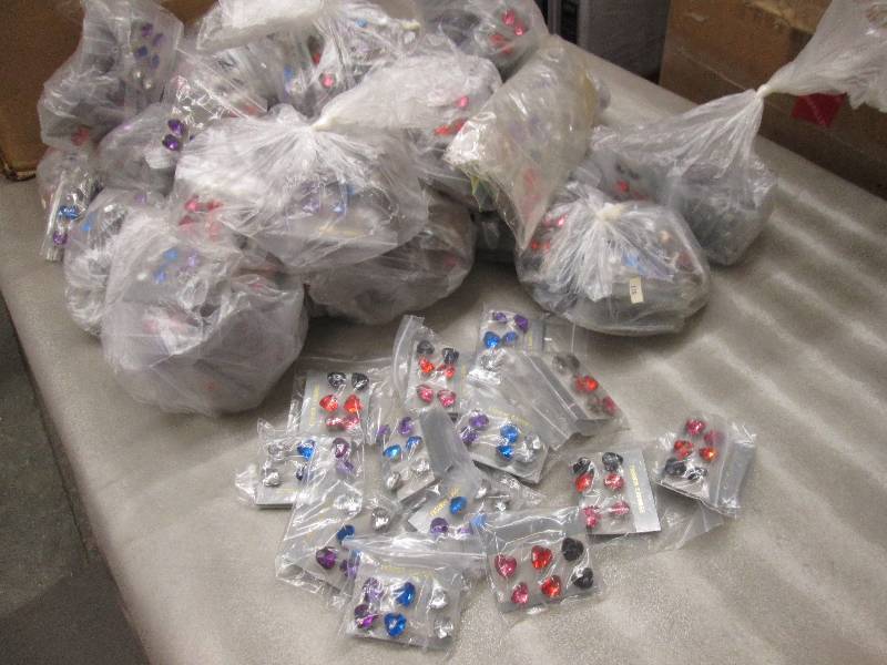 lot 79 image: Huge Lot of Colored Fashion Earring...