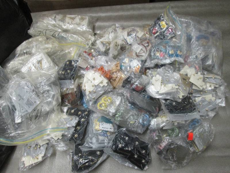 lot 81 image: Huge Lot of Assorted Fashion Earrin...
