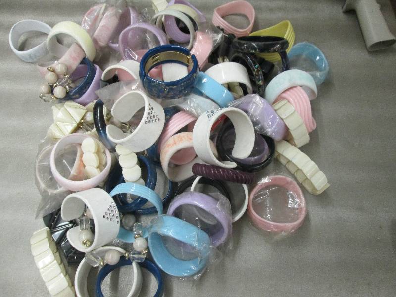 lot 91 image: Large Lot of Bracelets...