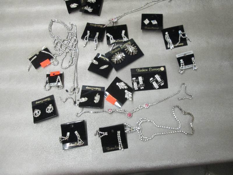 lot 105 image: Lot of Rhinestone Jewelry...