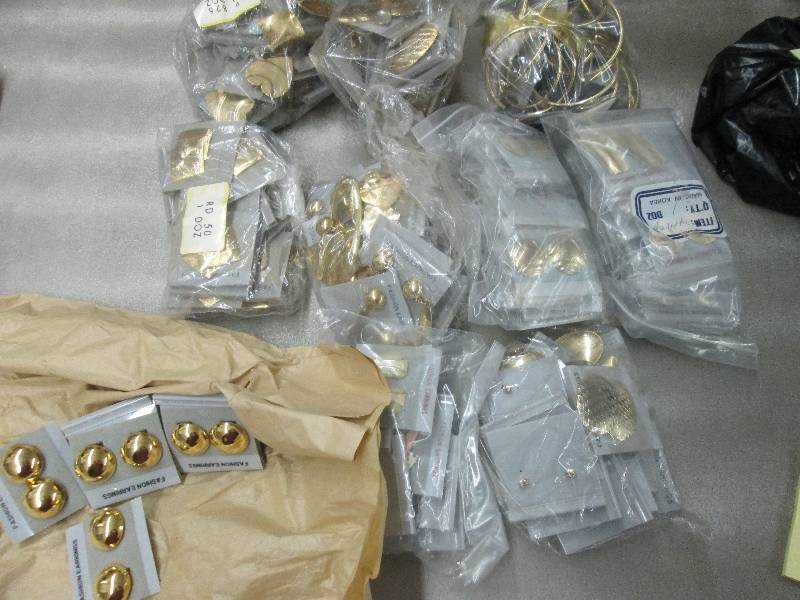 lot 108 image: 10 Dozen Earrings...
