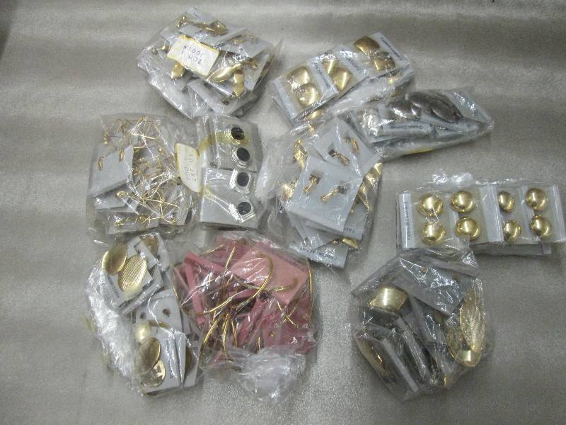 lot 109 image: 10 Dozen Earrings...