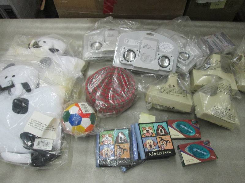 lot 132 image: 2 Cow Pillows, 3 Ipod Speakers, 4 V...