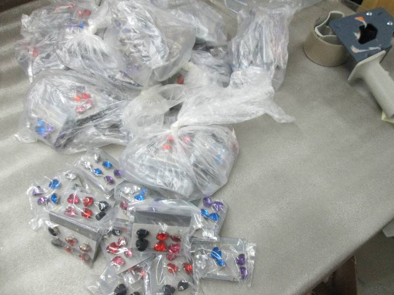 lot 142 image: 10 Dozen Earrings...