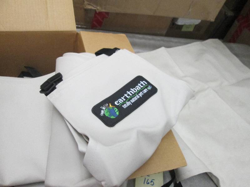 lot 166 image: 10 Waterproof Aprons ...