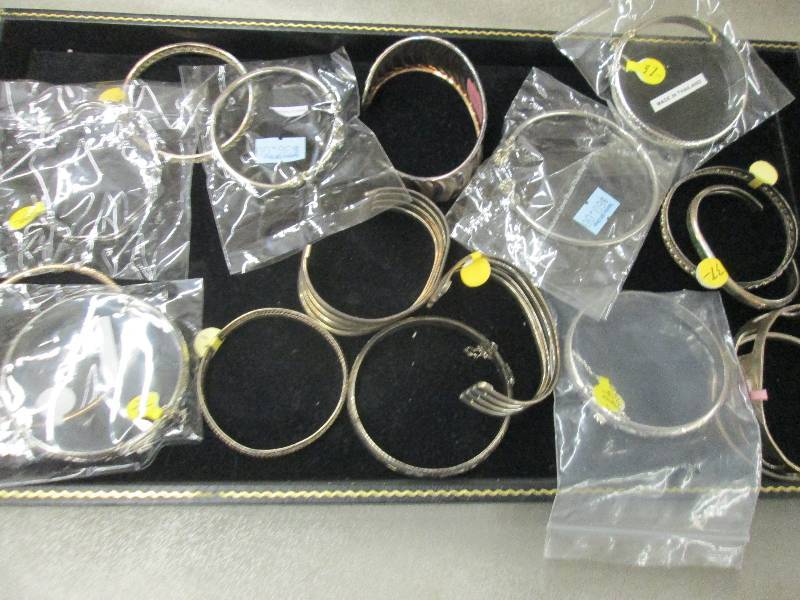 lot 186 image: Display Tray of Gold Bracelets  Ret...