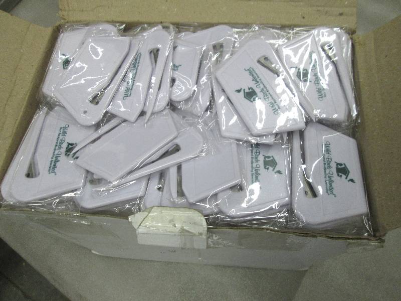 lot 220 image: Case of 500 Mail Openers...